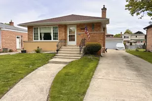 10021 Minnick Ave, Oak Lawn, IL 60453 - Photo 2