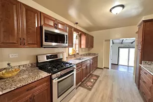 10021 Minnick Ave, Oak Lawn, IL 60453 - Photo 8