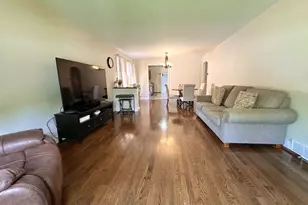 10021 Minnick Ave, Oak Lawn, IL 60453 - Photo 4
