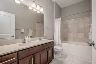 225 N Columbus Dr, Chicago, IL 60601 - Photo 28
