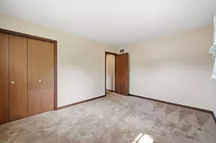 629 N Lakeview Dr, Round Lake, IL 60073 - Photo 10