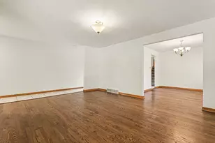 6351 W 124th Pl, Palos Heights, IL 60463 - Photo 2