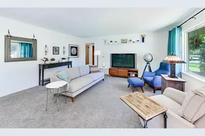 210 N 2nd Avenue, Villa Park, IL 60181 - Photo 4