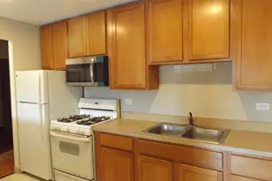 710 W Huntington Commons Rd, Mount Prospect, IL 60056 - Photo 4