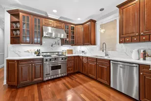 924 W Roscoe St, Chicago, IL 60657 - Photo 14