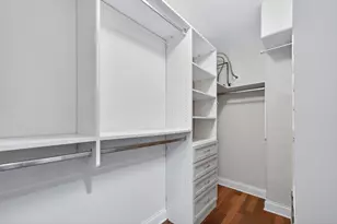 924 W Roscoe St, Chicago, IL 60657 - Photo 28