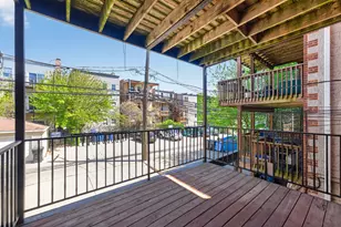 924 W Roscoe St, Chicago, IL 60657 - Photo 30