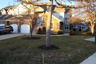 225 Willow Pkwy, Buffalo Grove, IL 60089 - Photo 2