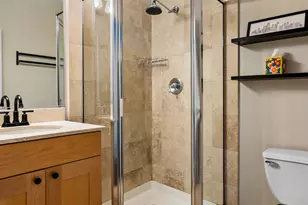 4704 N Kenmore Ave, Chicago, IL 60640 - Photo 12