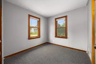 274 Kossuth St, South Elgin, IL 60177 - Photo 4