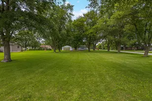302 Norton St, Cabery, IL 60919 - Photo 38