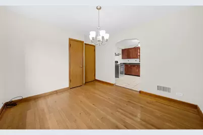 6422 S Komensky Avenue, Chicago, IL 60629 - Photo 8