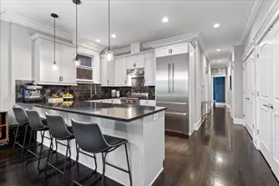 823 W Wolfram St, Chicago, IL 60657 - Photo 8