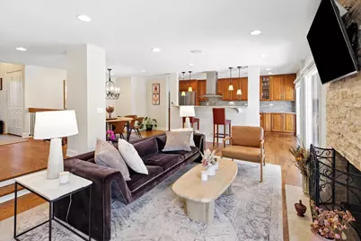 39 The Court Of Cobblestone Court, Northbrook, IL 60062 - Photo 6