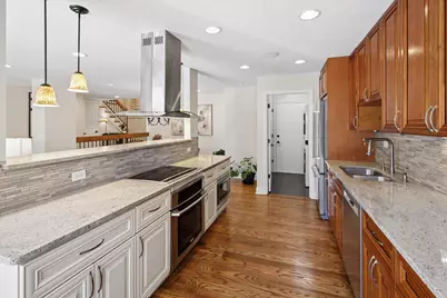 39 The Court Of Cobblestone Court, Northbrook, IL 60062 - Photo 10