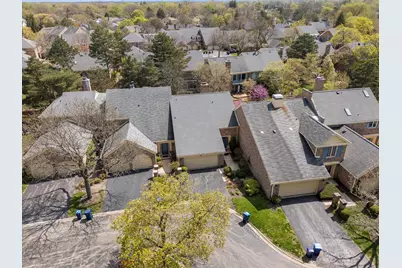 39 The Court Of Cobblestone Court, Northbrook, IL 60062 - Photo 36