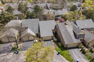 39 The Ct Of Cobblestone Ct, Northbrook, IL 60062 - Photo 36