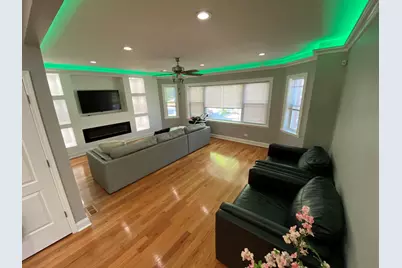8136 S Luella Avenue, Chicago, IL 60617 - Photo 2