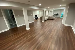 8136 S Luella Ave, Chicago, IL 60617 - Photo 14