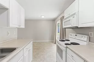 1303 W Prairie St, Marion, IL 62959 - Photo 8