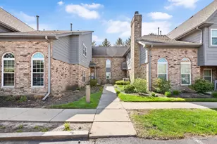 43 Foxcroft Rd, Naperville, IL 60565 - Photo 2