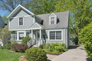 346 Lagoon Dr, Northfield, IL 60093 - Photo 2
