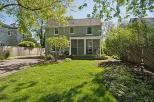 346 Lagoon Dr, Northfield, IL 60093 - Photo 24