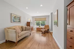 346 Lagoon Dr, Northfield, IL 60093 - Photo 14