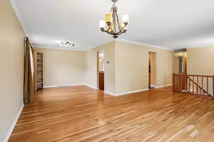 1062 E Williams Dr, Palatine, IL 60074 - Photo 4