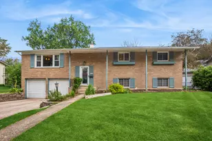 1062 E Williams Dr, Palatine, IL 60074 - Photo 1