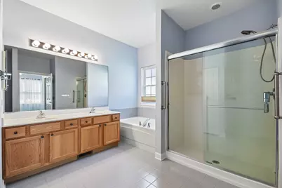 2261 Creekwood Drive, Mundelein, IL 60060 - Photo 12