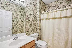 2261 Creekwood Dr, Mundelein, IL 60060 - Photo 14