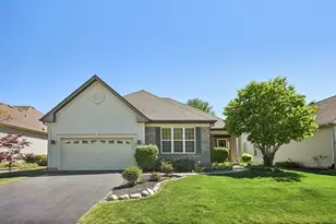 2261 Creekwood Dr, Mundelein, IL 60060 - Photo 1
