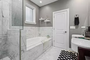 3559 W Montrose Ave, Chicago, IL 60618 - Photo 10