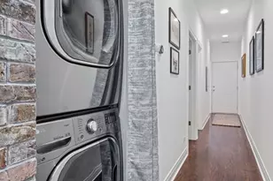 3559 W Montrose Ave, Chicago, IL 60618 - Photo 14