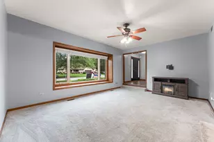 652 Naoma Dr, Crete, IL 60417 - Photo 6