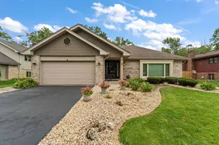 652 Naoma Dr, Crete, IL 60417 - Photo 1
