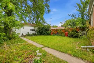 12243 Ann St, Blue Island, IL 60406 - Photo 16