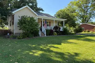 510 Zola Rd, Harrisburg, IL 62946 - Photo 2