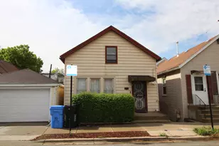 1643 W 32nd Pl, Chicago, IL 60608 - Photo 4