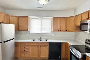 1007 Taft Ave, Wheaton, IL 60187 - Photo 2