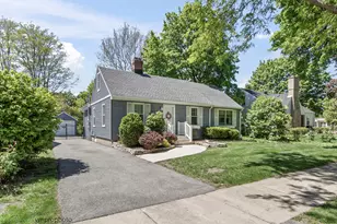 636 N Hickory Ave, Arlington Heights, IL 60004 - Photo 2