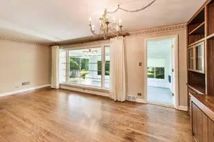 610 S Na Wa Ta Ave, Mount Prospect, IL 60056 - Photo 6