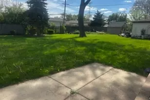 15W425 Victory Pkwy, Elmhurst, IL 60126 - Photo 2