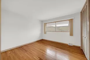 10916 Kingston St, Westchester, IL 60154 - Photo 16
