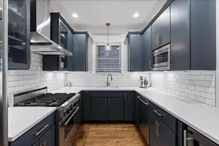 831 W Buckingham Pl, Chicago, IL 60657 - Photo 10