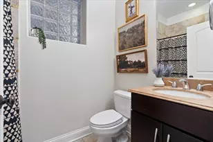 831 W Buckingham Pl, Chicago, IL 60657 - Photo 24