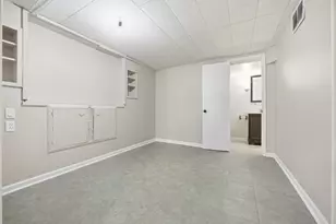 555 S Liberty St, Elgin, IL 60120 - Photo 28