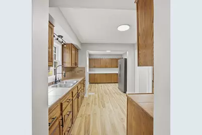 555 S Liberty Street, Elgin, IL 60120 - Photo 6