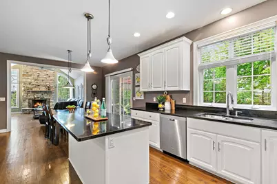 40W017 Carl Sandburg Road, Saint Charles, IL 60175 - Photo 6